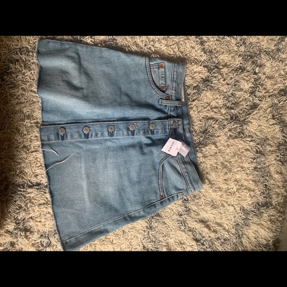 Levi’s Button Front Denim Skirt - Picture 3 of 5